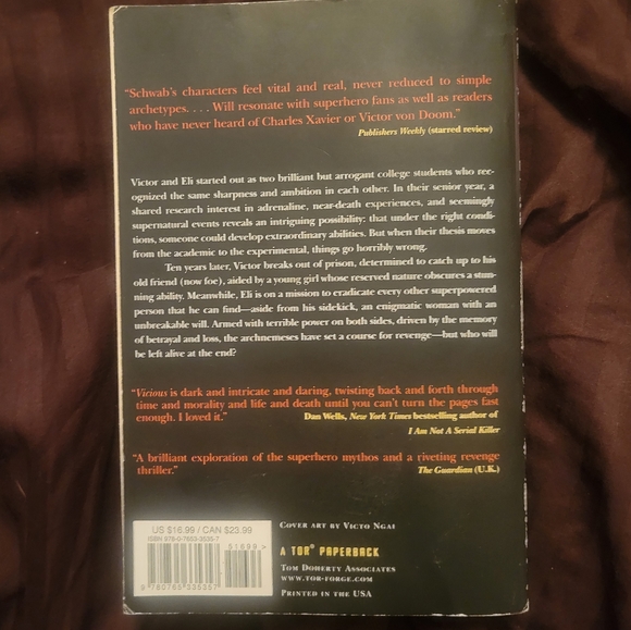 ✨️3 for $15✨️Vicious by V.E. Schwab paperback book - Picture 5 of 6